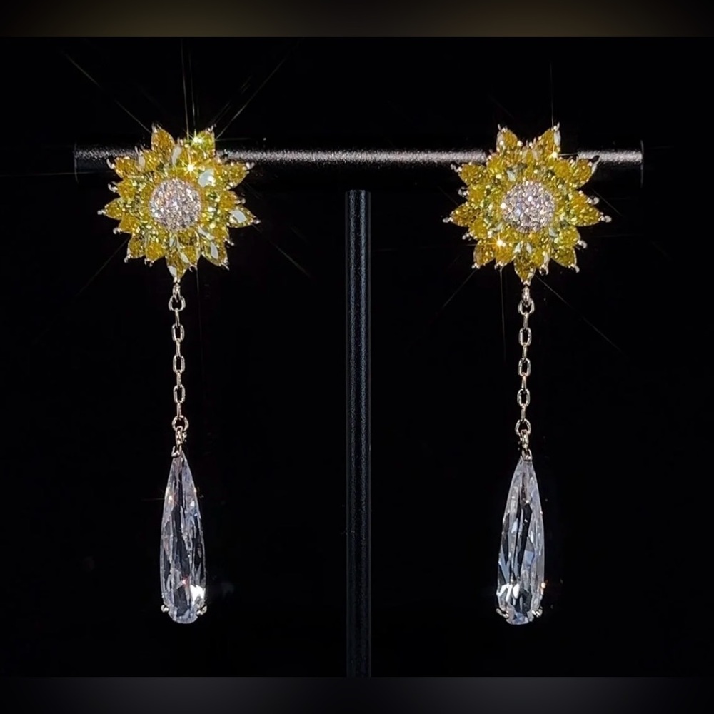 Sparkling crystal flora dangle earrings